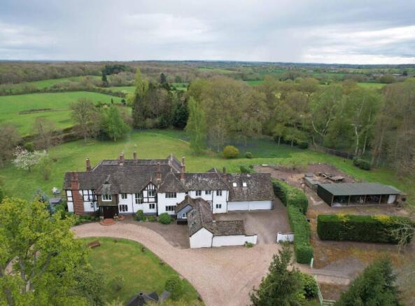 8 bed property, in Pagets Lane, £2,500,000