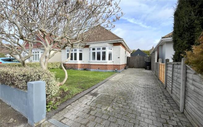 3 bed property, in Minterne Road, £545,000