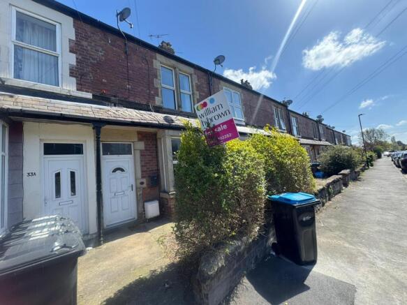 2 bed property, in Stonefall Avenue, £210,000