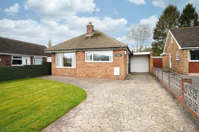2 bed property, in Winster Close, £240,000