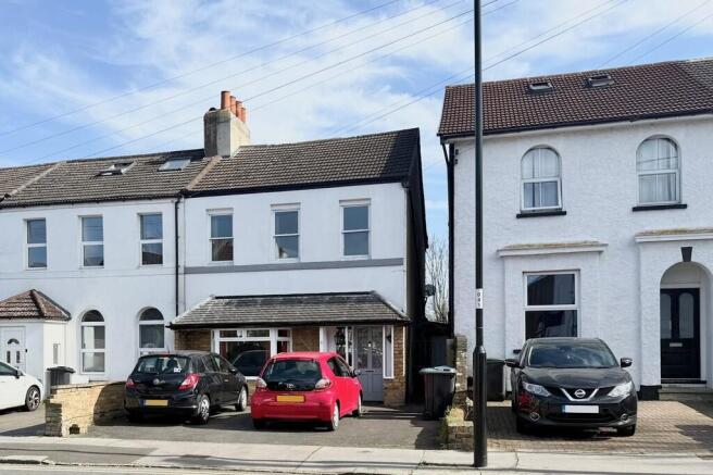 4 bed property, in Sydenham Road, £619,950