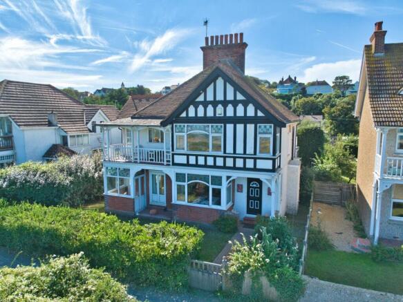 4 bed property, in Wellington Parade, £1,575,000