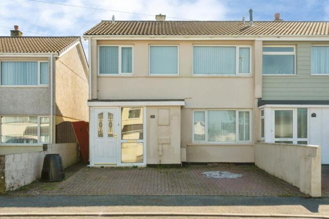3 bed property, in Bosmeor Park, £230,000