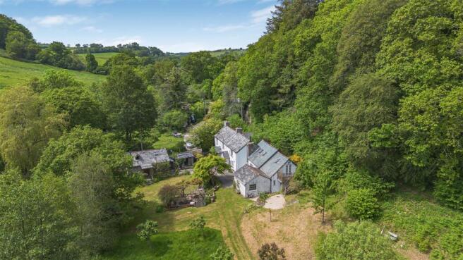 4 bed property, in Rezare, £795,000