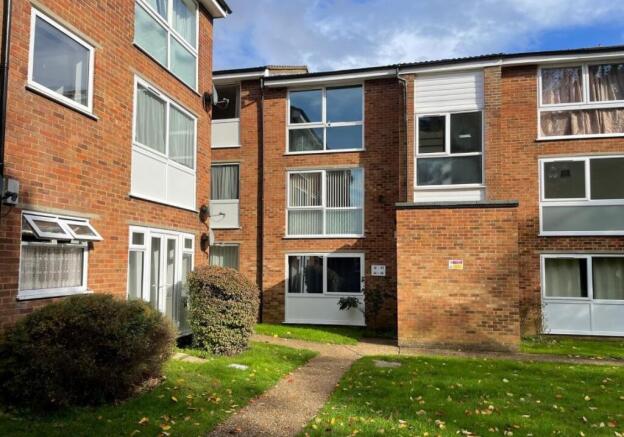 2 bed property, in 38 Epping Green, £50,000