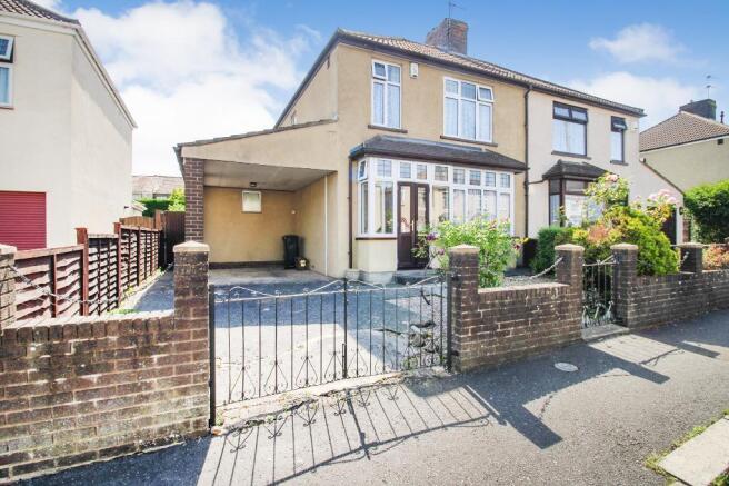 3 bed property, in Chatsworth Road, £430,000