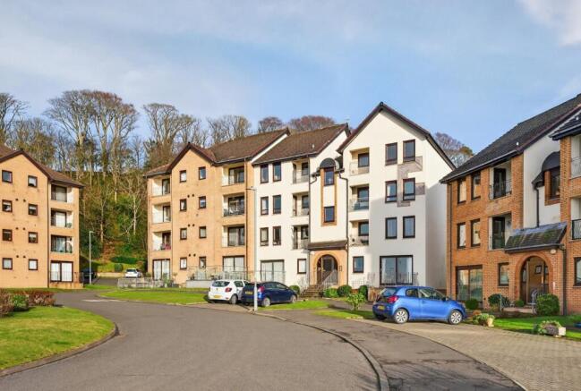 1 bed property, in Hollywood, £109,000