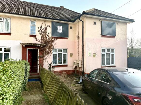 2 bed property, in Conway Grove, £300,000
