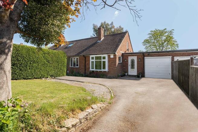 2 bed property, in Pulens Lane, £650,000
