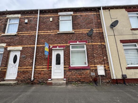 2 bed property, in Seventh Street, £27,000