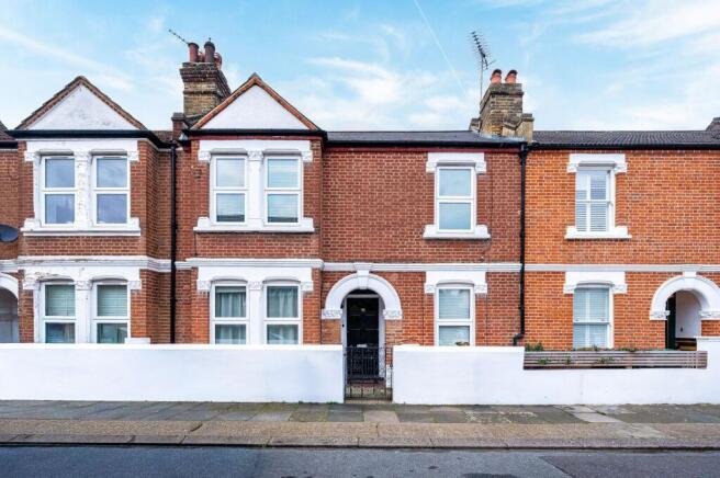 7 bed property, in Overcliff Road, £995,000