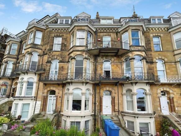2 bed property, in Esplanade, £160,000