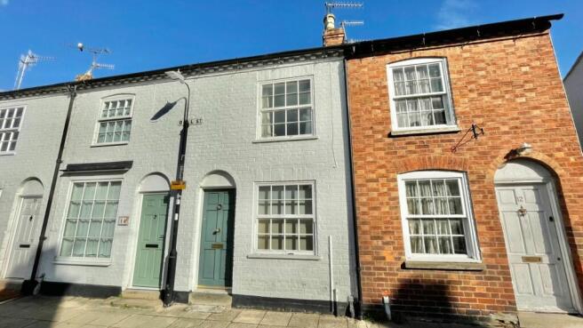 2 bed property, in Bull Street, £270,000