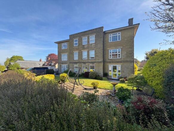 2 bed property, in Savoy Court, £245,000