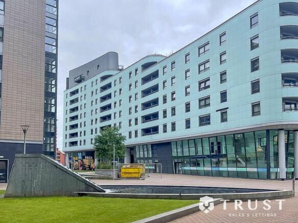 2 bed property, in East Street, £150,000