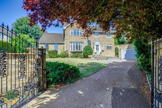 4 bed property, in Scott Hill, £695,000