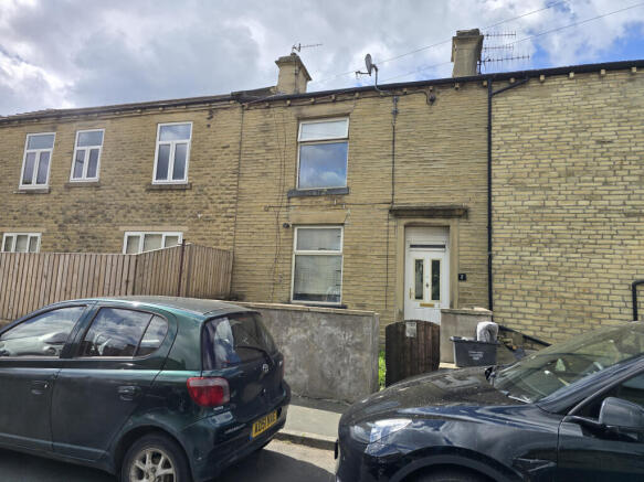 1 bed property, in 2 Victoria Place, £55,000