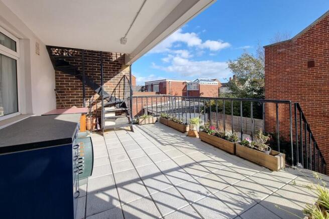 3 bed property, in Old Portsmouth, £300,000