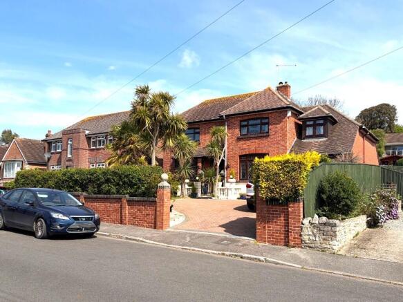 4 bed property, in Rabling Road, £950,000