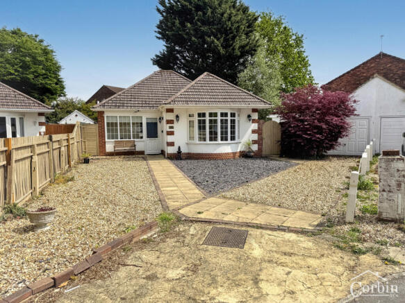 2 bed property, in Brook Close, £350,000