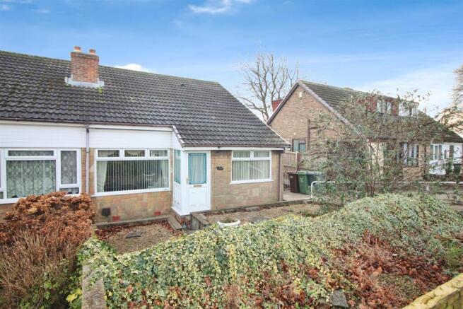 3 bed property, in Haigh Road, £200,000