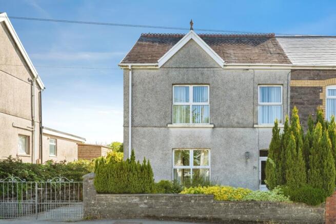 3 bed property, in Church Road, £240,000