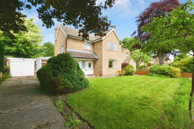 3 bed property, in Hall Rise, £425,000