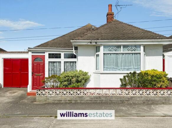 2 bed property, in Foryd Road, £195,000