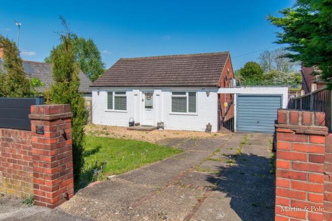 2 bed property, in Wykeham Road, £369,950