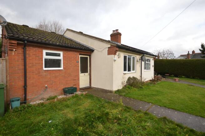2 bed property, in Ickford Road, £325,000