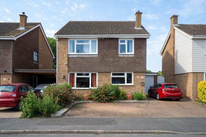 4 bed property, in Chapmans Way, £425,000