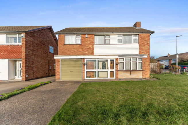 5 bed property, in Middlethorpe Road, £279,950