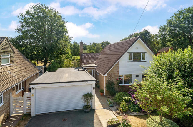 4 bed property, in Witley, £950,000