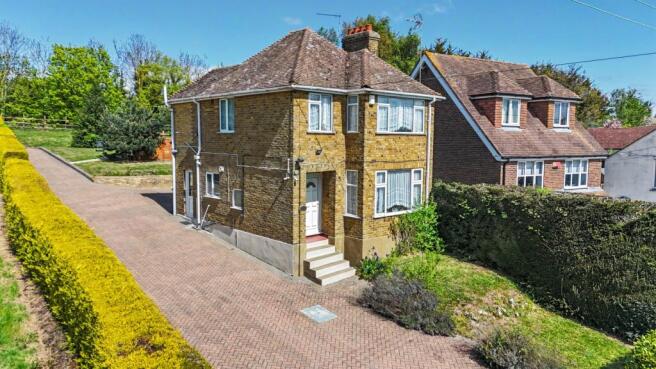 2 bed property, in Chestnut Street, £500,000