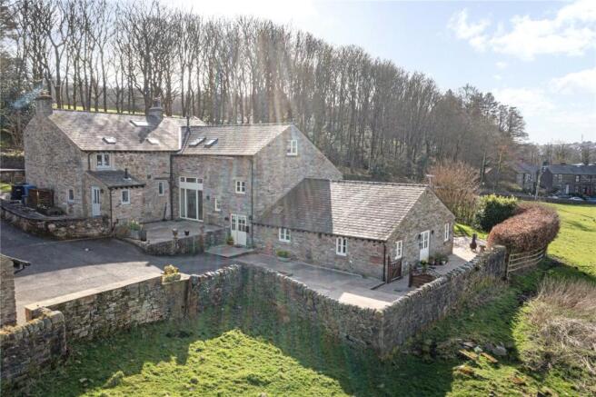 4 bed property, in Norcross Brow, £895,000
