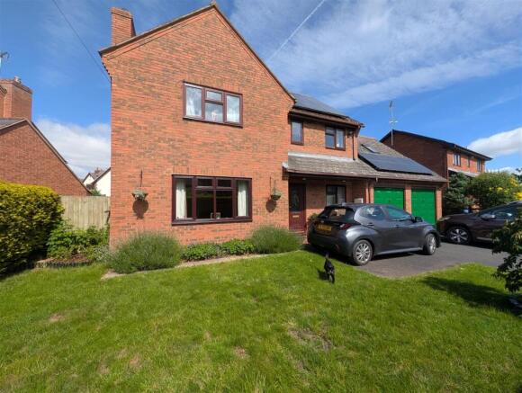 5 bed property, in Little Dewchurch, £535,000