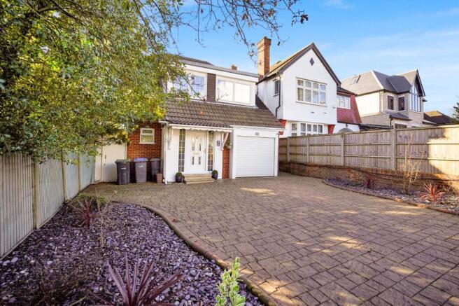 4 bed property, in Eversley Park Road, £1,100,000