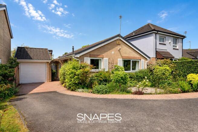 3 bed property, in Twining Brook Road, £450,000