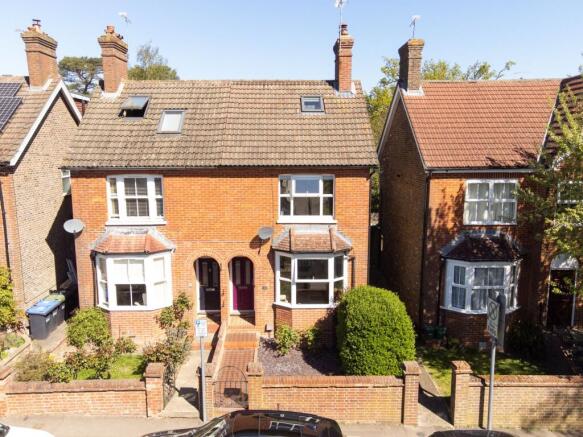 3 bed property, in St. Johns Road, £600,000