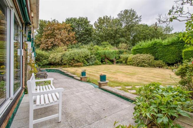 5 bed property, in The Mount, £475,000