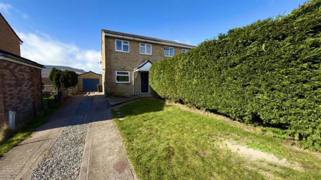 3 bed property, in Blaen Wern, £189,995