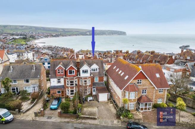 8 bed property, in Cluny Crescent, £645,000