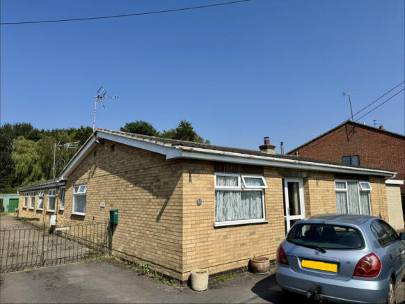 5 bed property, in Ferry Lane, £425,000