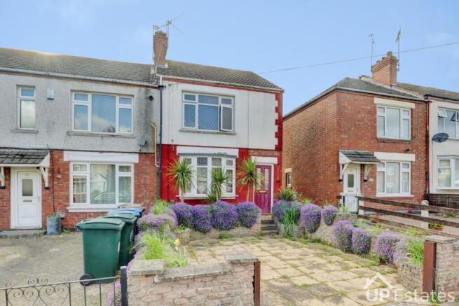 3 bed property, in St. Lukes Road, £185,000