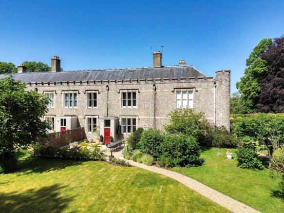 4 bed property, in Soberton Southampton, £700,000