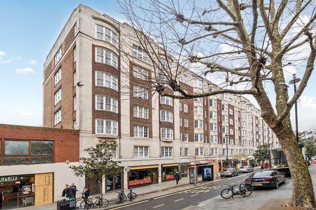 2 bed property, in Queens Court, £750,000