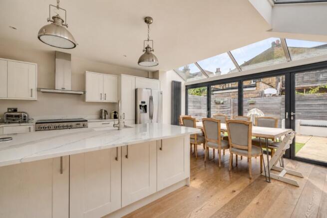 4 bed property, in First Avenue SW14, £1,500,000