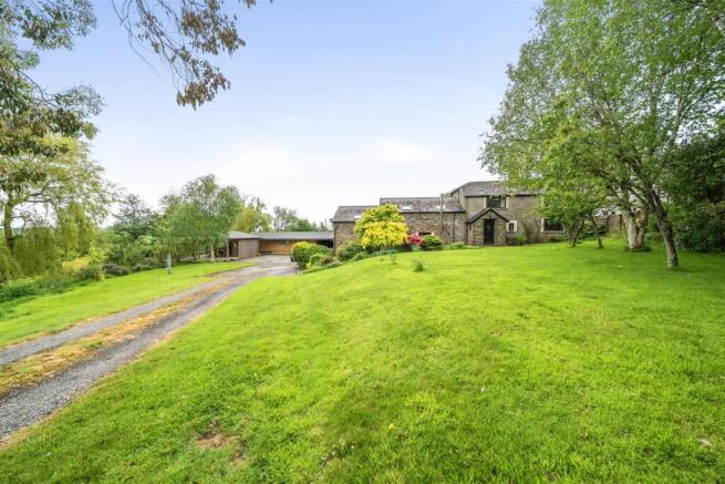 4 bed property, in Near Chittlehampton, £695,000