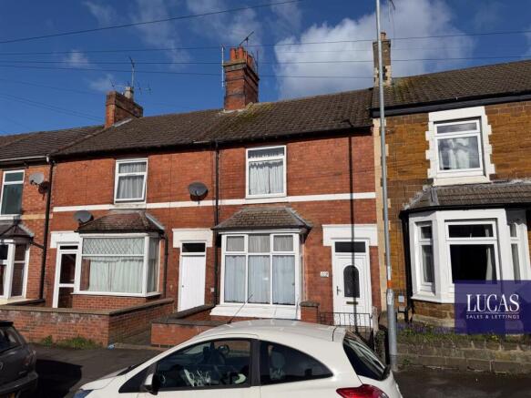 3 bed property, in Hawthorn Road, £200,000
