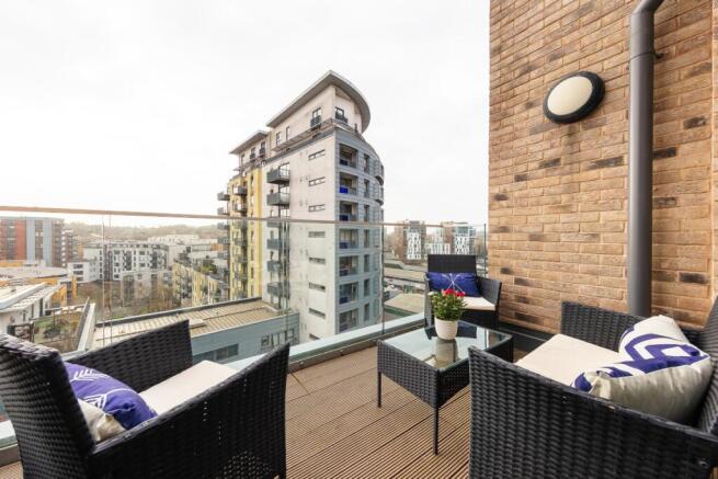 1 bed property, in Caledonian Point, £375,000